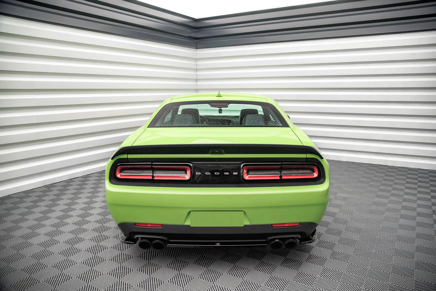 Dodge Challenger SRT Hellcat - Heck Ansatz