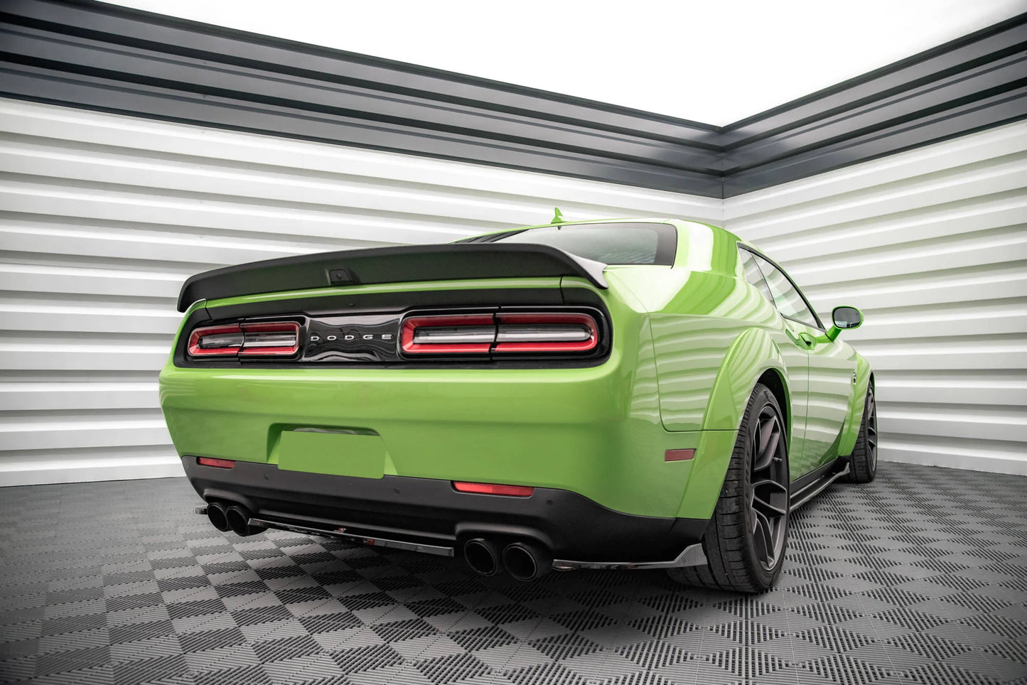 Dodge Challenger SRT Hellcat - Heck Flaps