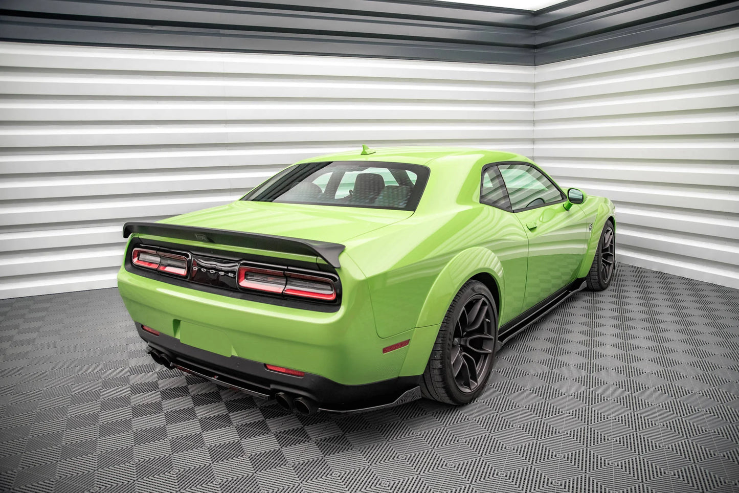 Dodge Challenger SRT Hellcat - Heck Flaps