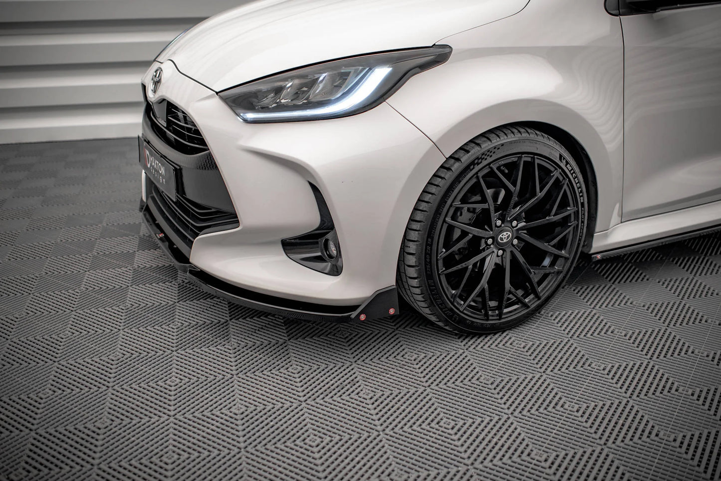 Toyota Yaris - Frontspoiler - Frontlippe V.1 + Flaps