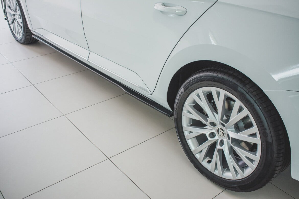 Skoda Superb Facelift - Seitenschweller