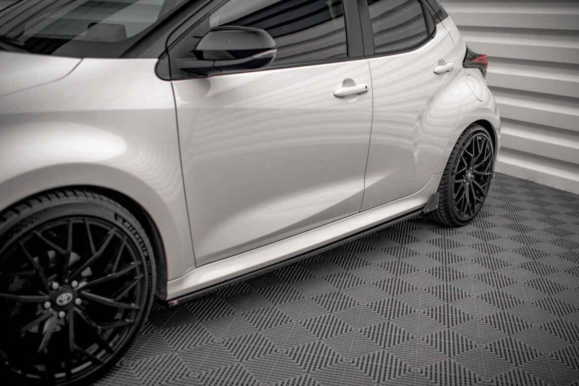 Toyota Yaris - Seitenschweller V.1 + Flaps